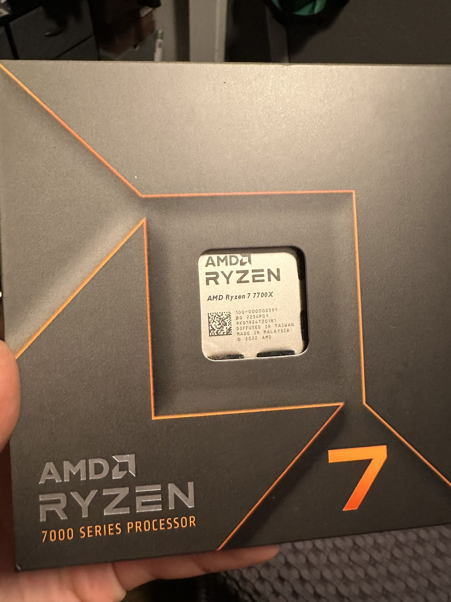 AMD RYZEN 7 7700X