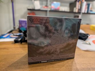 Pokemon Center Pitch Black ETB