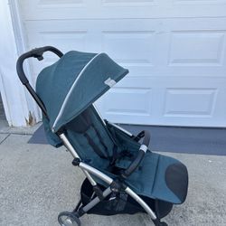 Chicco Presto Self-Folding, Compact Stroller with Canopy, Lightweight Aluminum Frame Umbrella Stroller, for Babies and Toddlers up to 50 lbs