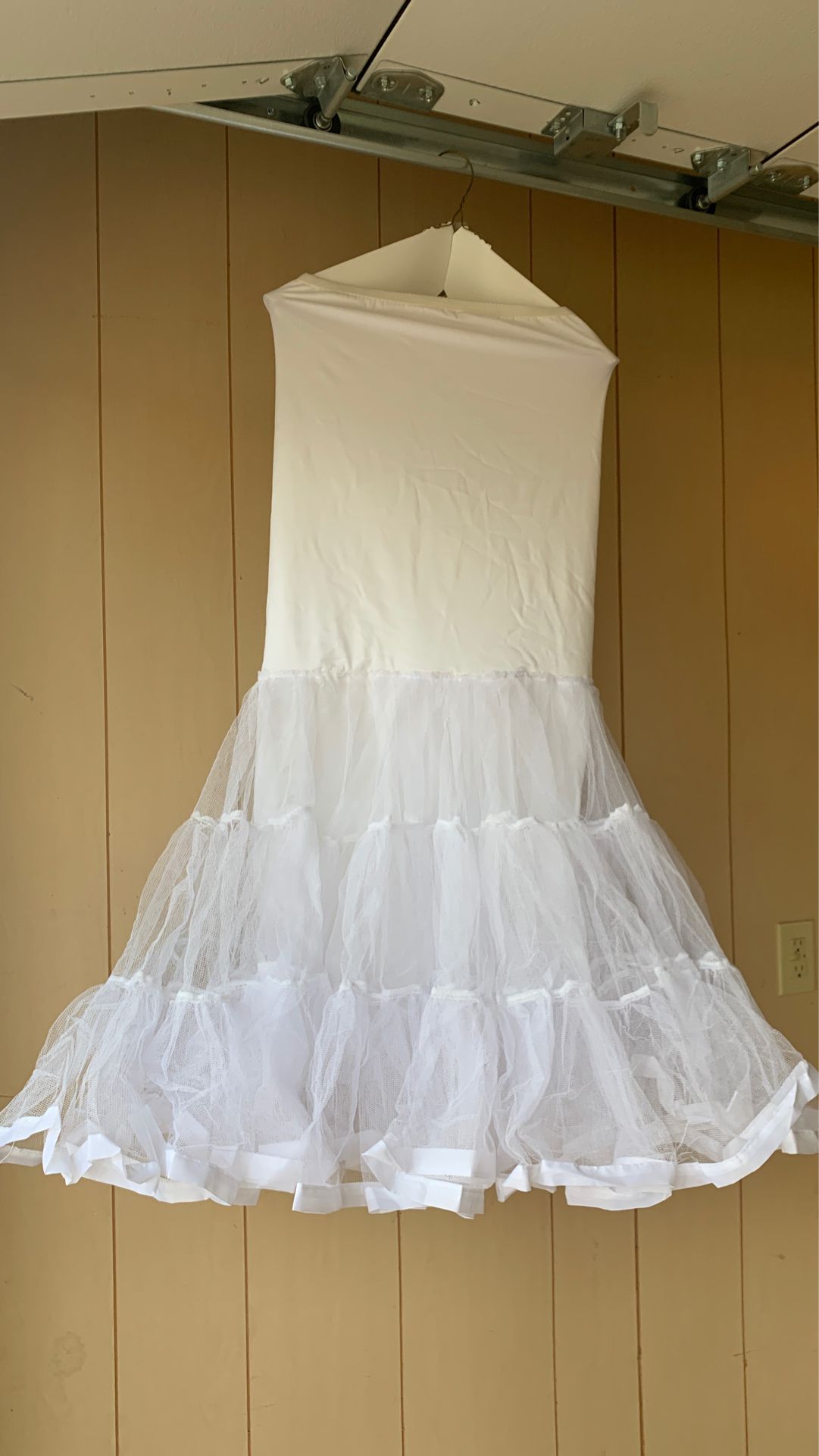 Wedding dress/Mermaid under petticoat
