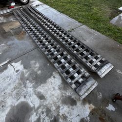 Aluminum Ramps 16 Ft 3 In (497cm) X 18 In Wide