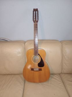 12 string FG-312 Yamaha