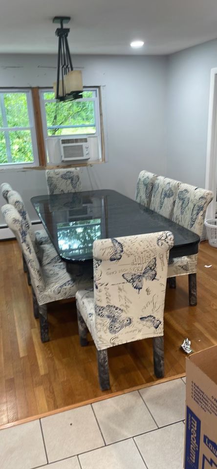 Table Set   8 Chair In Good Condition Cabinet And 5  Cover For 8 Chairs