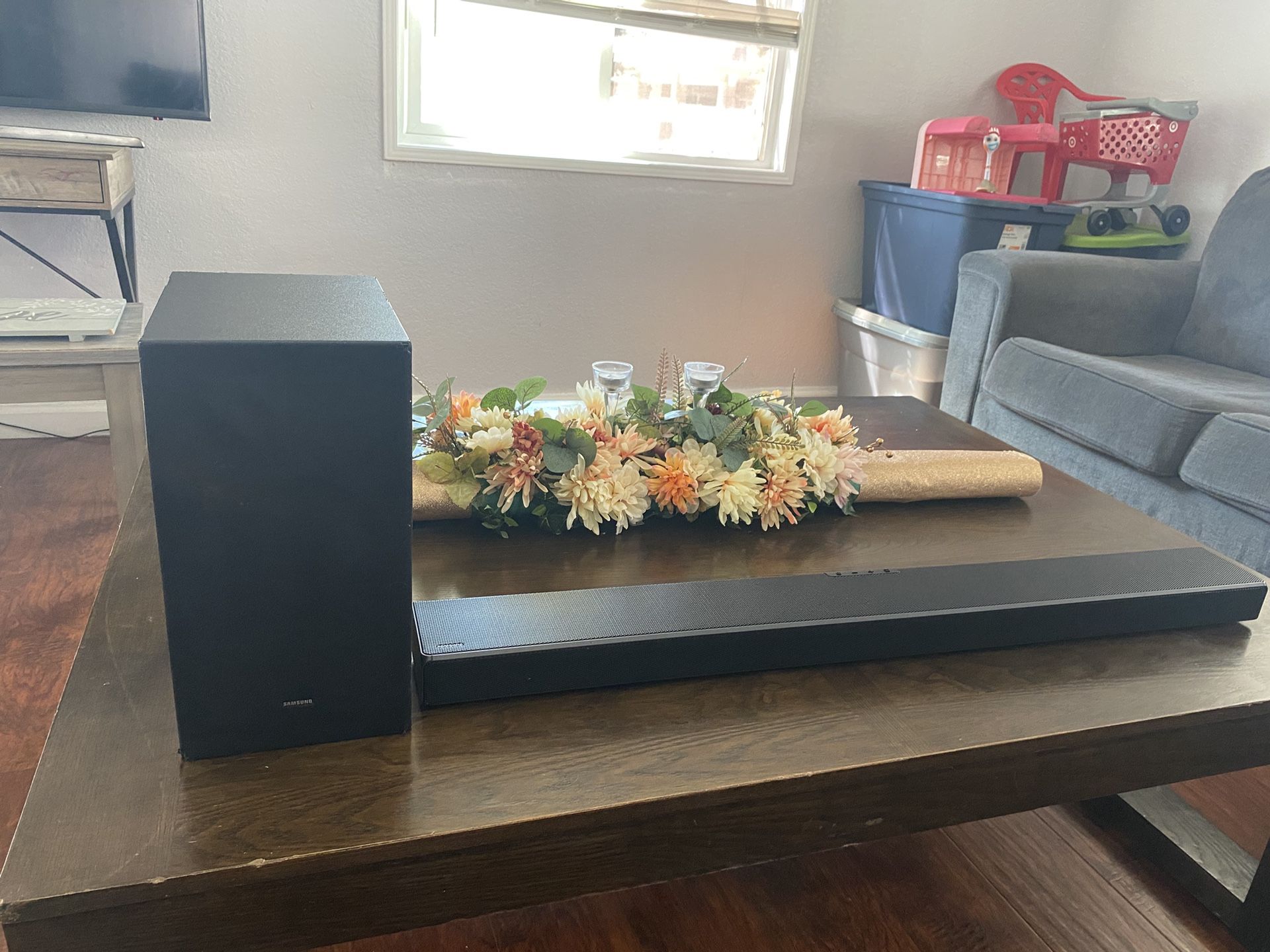 Samsung Q6T Soundbar with Sub Woofer