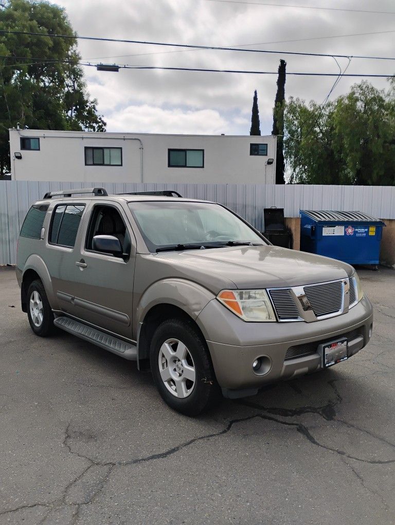 2007 Nissan Pathfinder SE