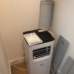 Black and Decker  Smart Portable AC window Unit