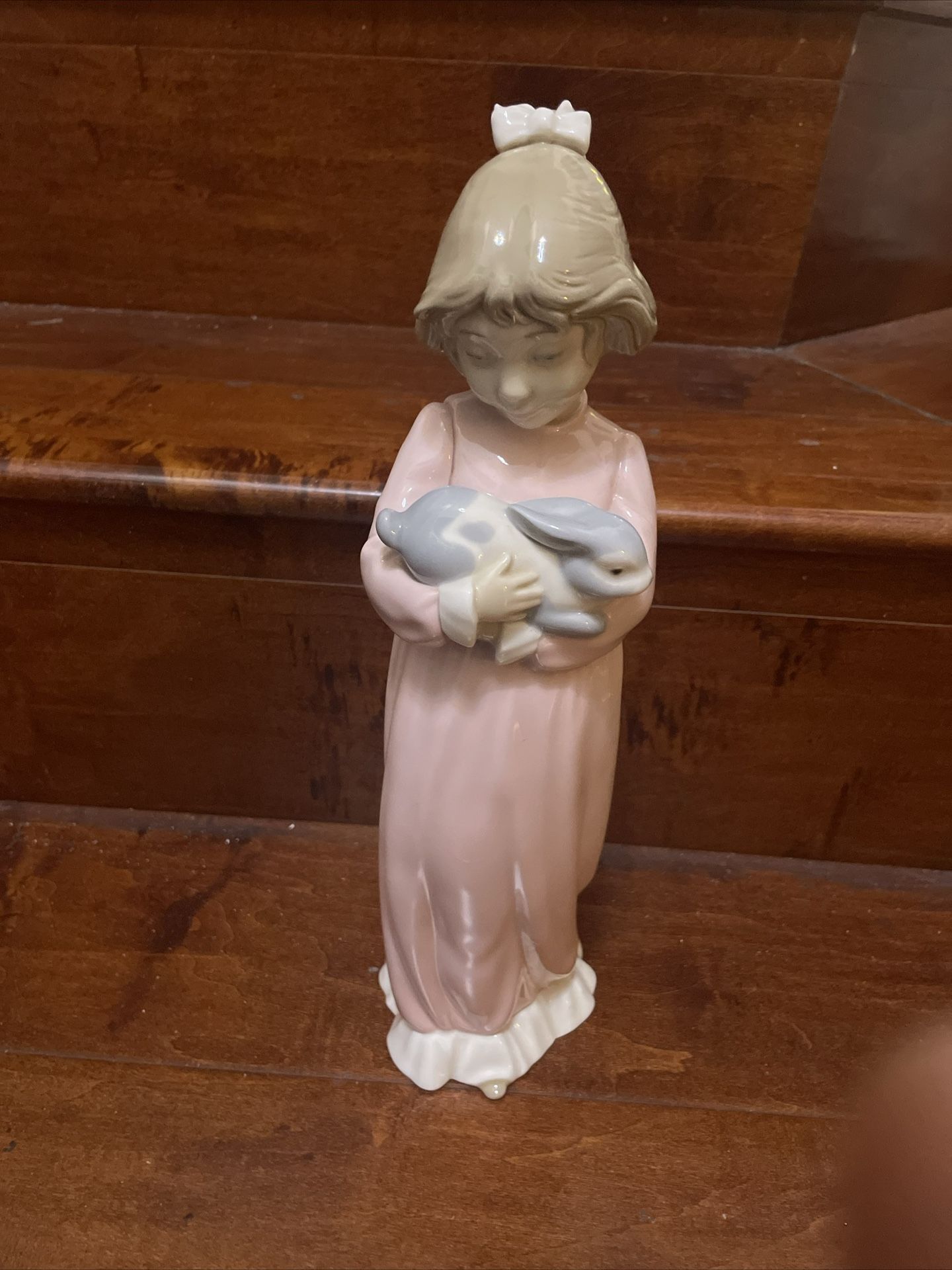 Vintage 1978 Nao by Lladro Girl holding Bunny Rabbit in Nightgown Figurine 12.5"