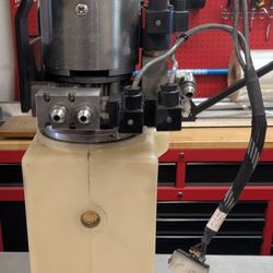 Yale MSW040 Electric Walkie Stacker Hydraulic Pump/Resovoir Assembly