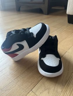 Air Jordan 1 Low Kids Shoes