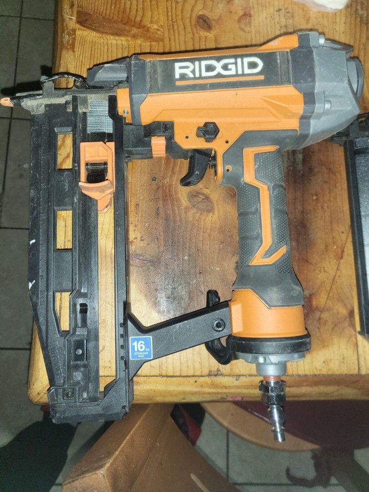 Rigid 16 Gauge Finishing Nailer