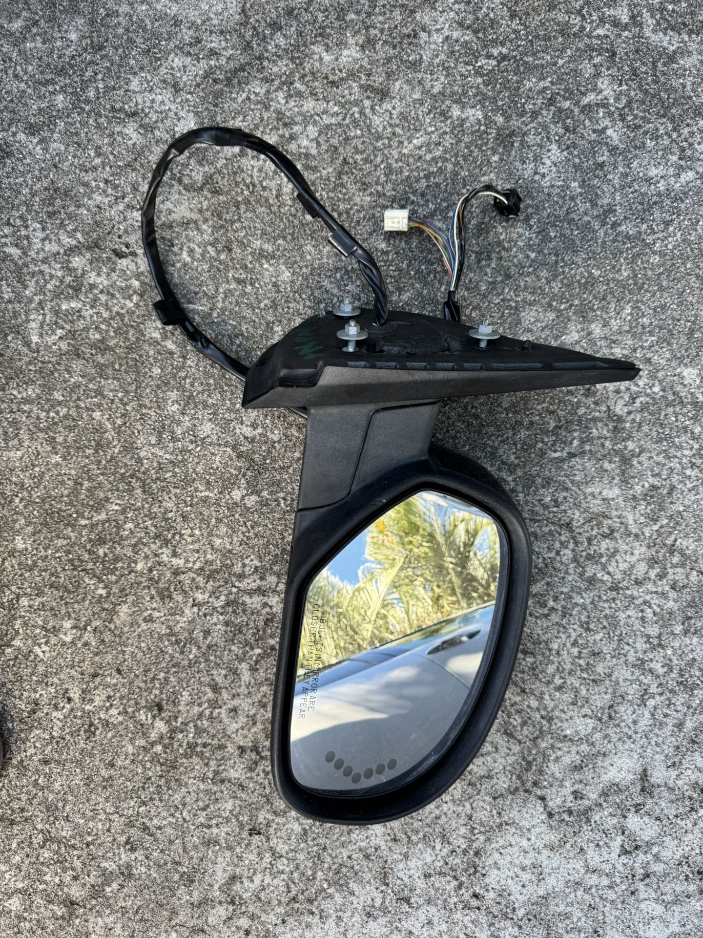 Tahoe Yukon Denali GMC Chevrolet Chevy Silverado Suburban Passenger Mirror