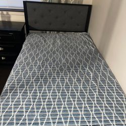 Full bed with new mattress in very good condition due to travel