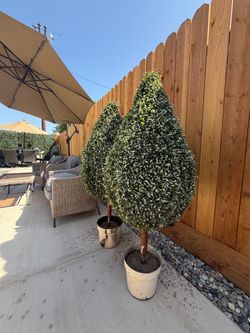 BEAUTIFUL POINTED BOX TOWERS, $250 FREE DELIVERY