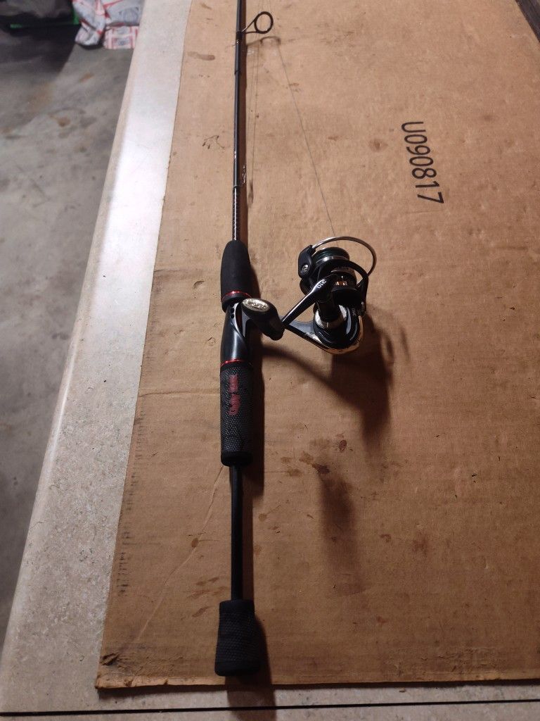 Shakespeare Ugly Stick Fishing Pole