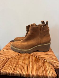 Cliffs by WHITE MOUNTAIN Suede Ankle Boots in Tan Brown