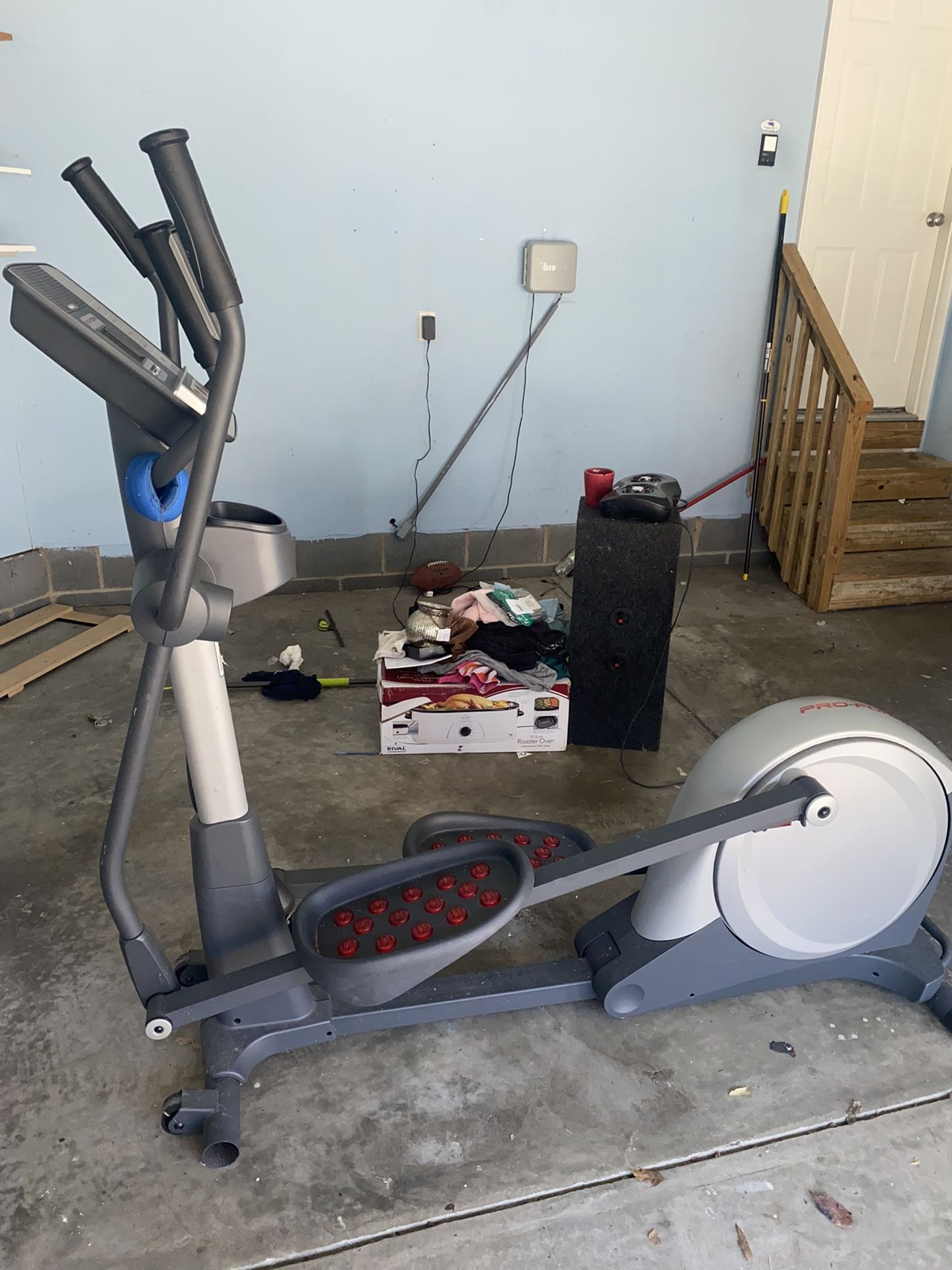 Elliptical workout machine Moving & Must Go now!