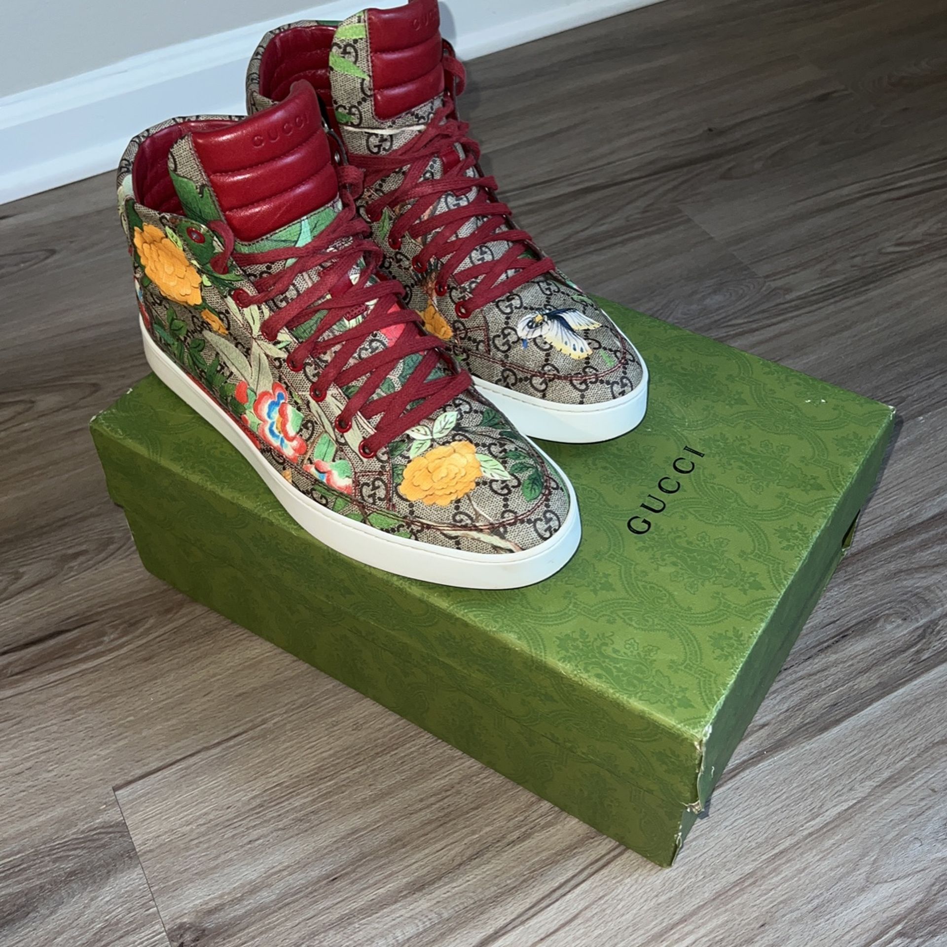 Florwral Gucci Shoes Size 10.5