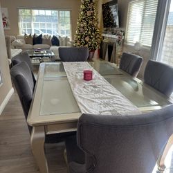 Dinning Table 