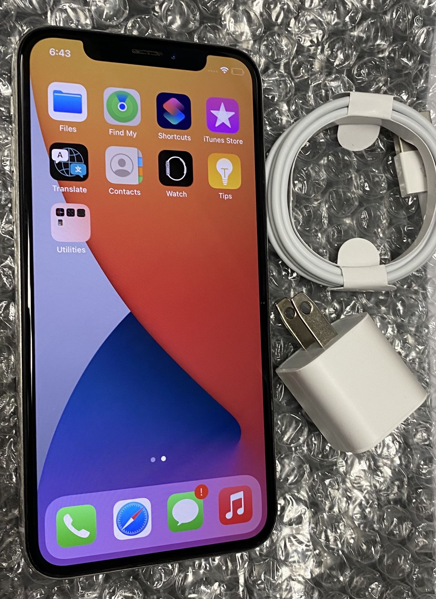 Factory unlocked apple iphone X 256gb, store warranty!