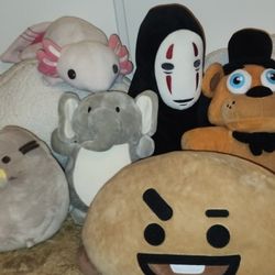 7 Stuffed Pillows/animals And 2 Plush Backpacks