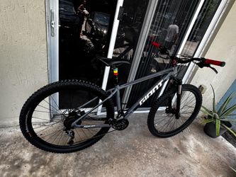 🚲 Giant Talon 29er Large (L) – Upgraded Handlebar & Stem – $500 🚲