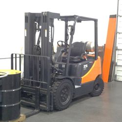 2016 Doosan D25G - Only 200 Hours - Top Condition 