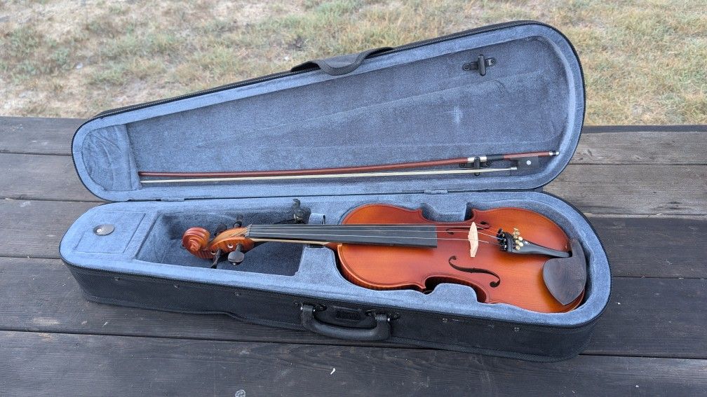 Rothenberg Violin Copy of 1732 Stradivarius with Bow and Hard Case Set