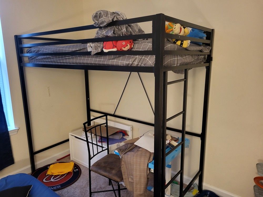 Kids Twin Size Loft Bunk Bed( Mattress Included) $80