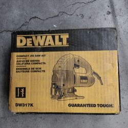 DEWALT
5.5 Amp Corded Variable Speed Jig Saw Kit with Bag 
