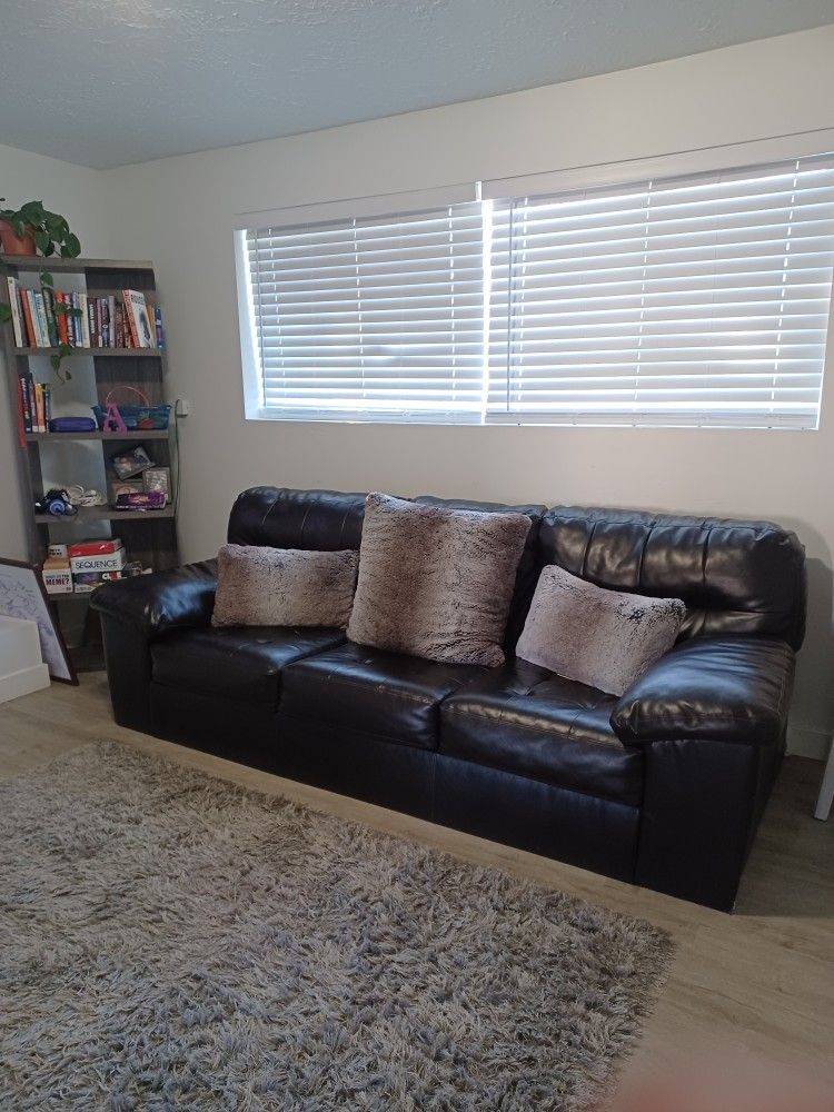 Leather Sofa Excellent Condition