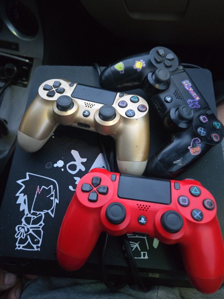 Ps4 With 3 Sony Controllers