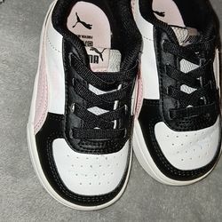 Little kids pumas size 6