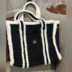Alo Winter Tote 