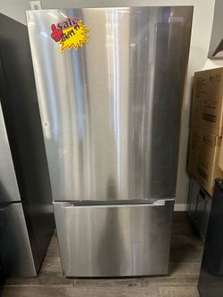 Vissani 18.7 cubic feet bottom freezer Refrigerator Read Description