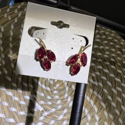 Vintage red clip Earrings !