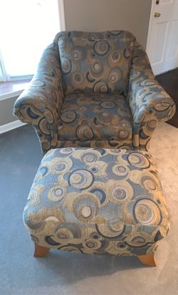 Oversized chair and ottoman
