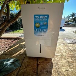 Solusair Dehumidifier 