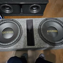 Dual 12 Inch Kicker Gold Edition