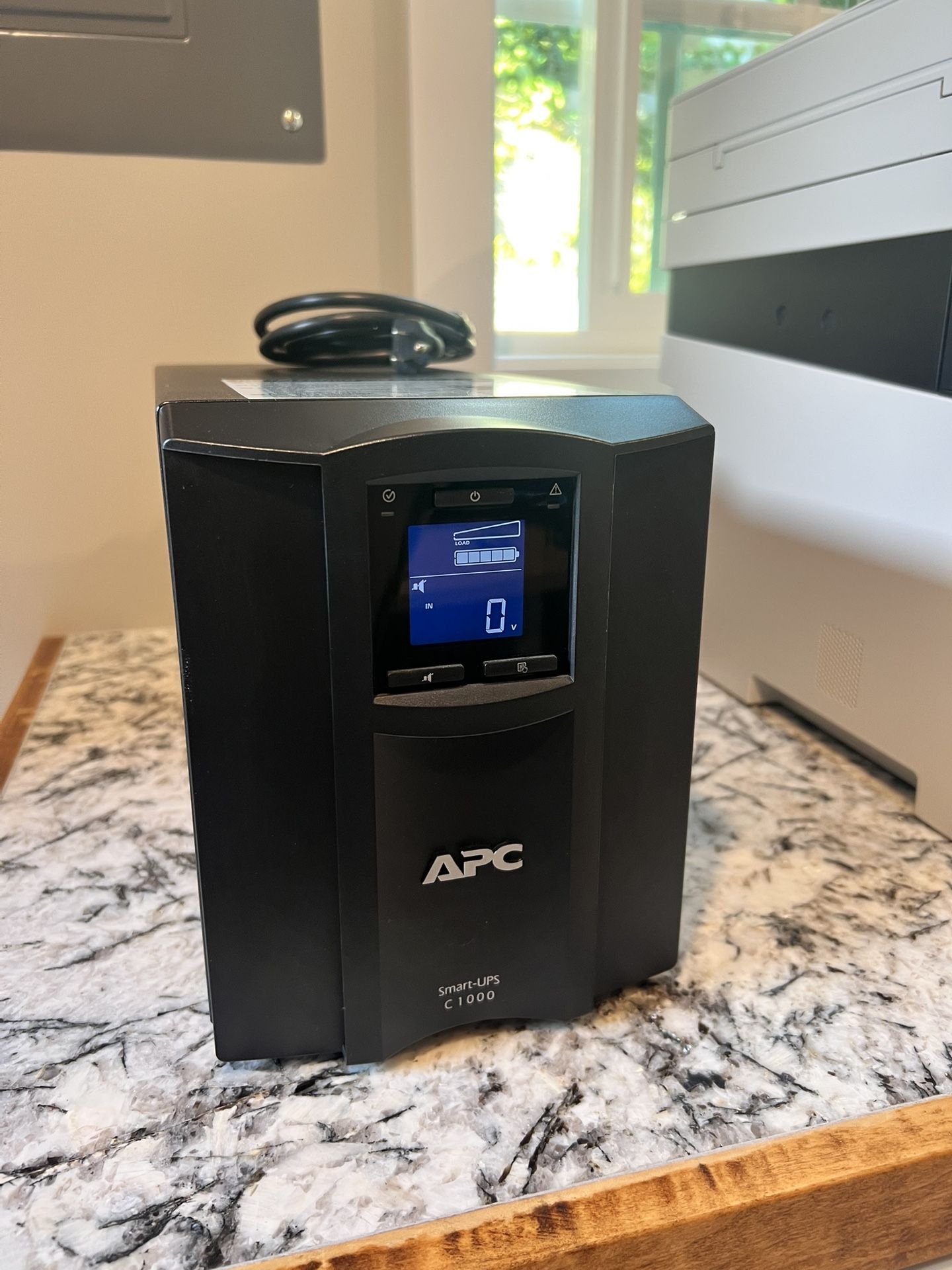 APC SMC1000C UPS
