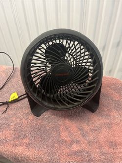 Honeywell 11” desk fan, 3 speeds
