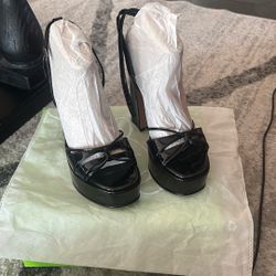 Sam coleman black patent leather high heels 