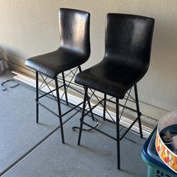 2 Black Modern High Bar Stools 29 Inches High To Seat 