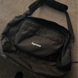 Supreme Rare Zip Bag 