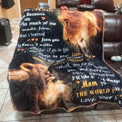Mom Lion Throw Blanket 