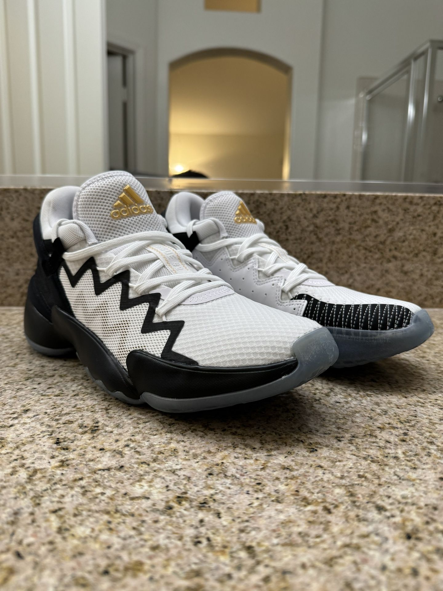 Issue Donovan Mitchell Don Shoe Adidas DON Issue II Donovan