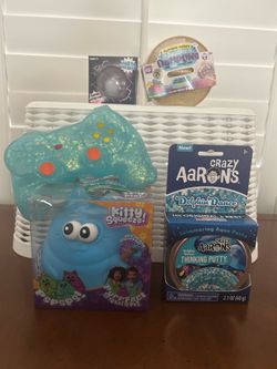 💙🩵 BLUE SQUISHY GIFT SET FOR SALE! 🩵