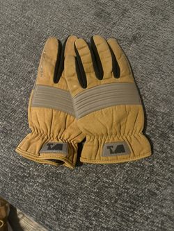 Gloves 