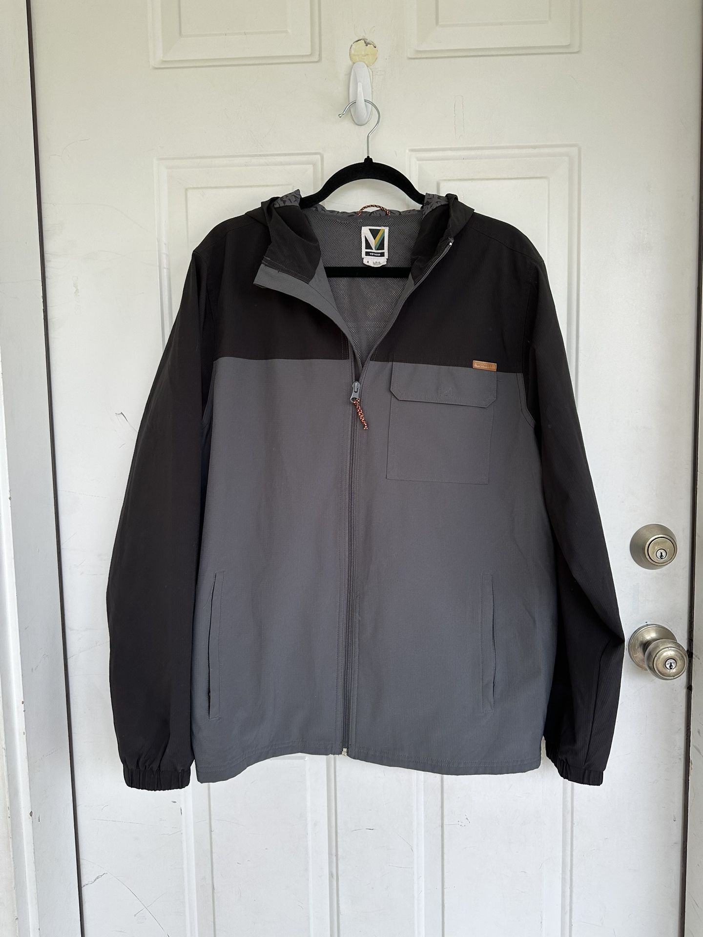 Voyager Men's Hooded Jacket size L