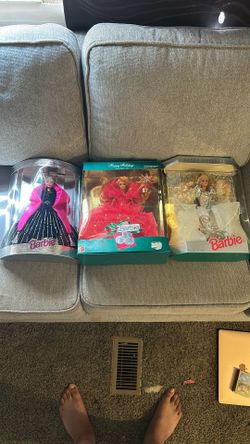 3 Holiday Special Edition Barbie 1990s