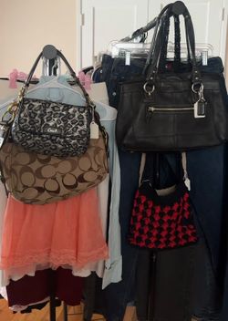VINTAGE Y2K YARDSALE 6/6 COACH BAGS!!